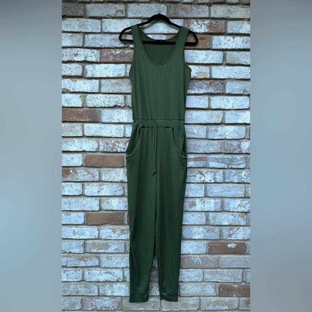 Missguided Ribbed Sleeveless Jumpsuit